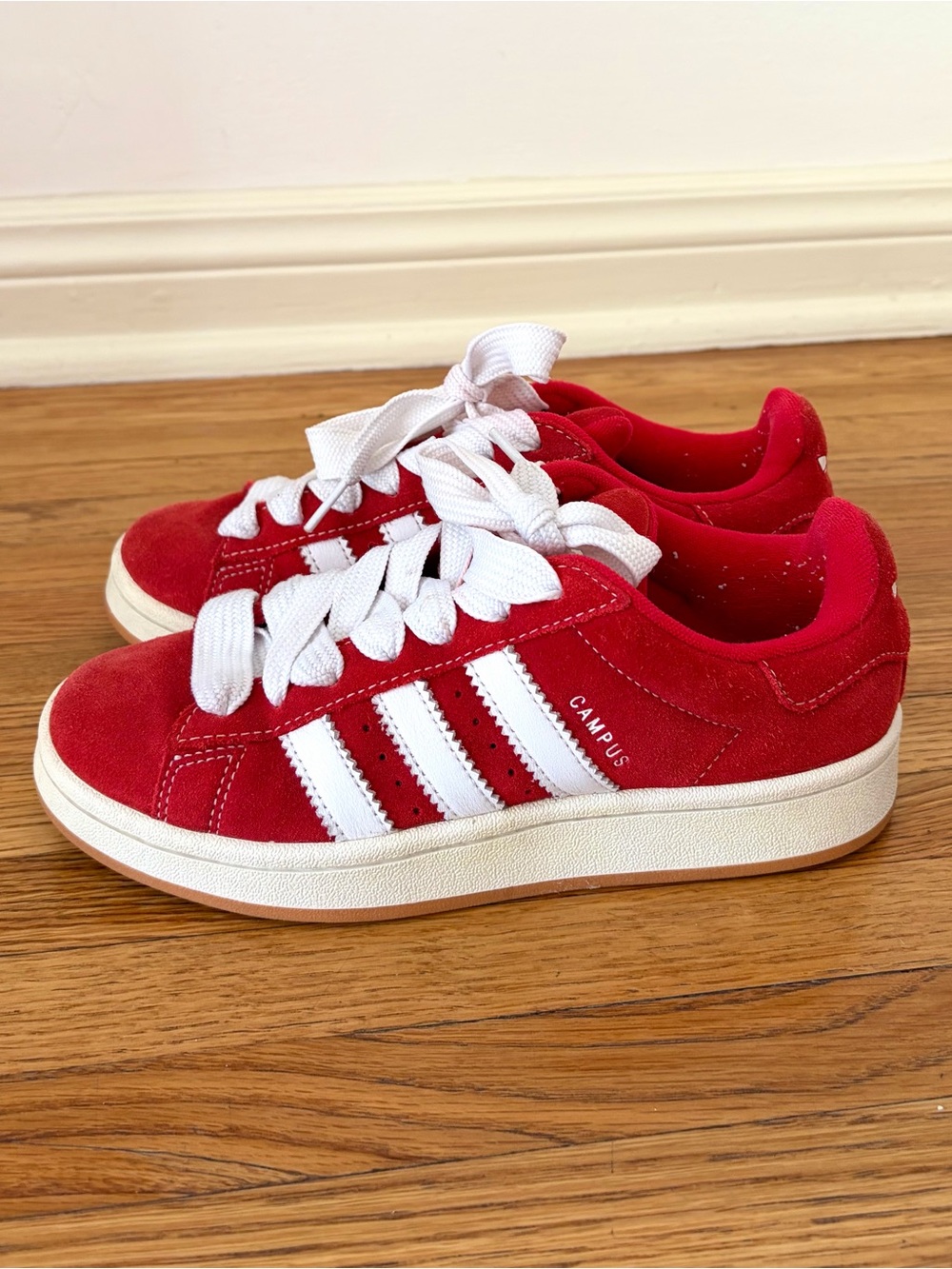 Adidas Campus Sneakers in Red - Picture 2 of 2